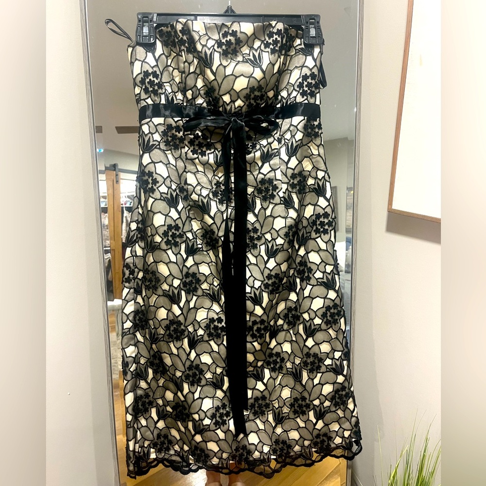White House Black Market size 0 strapless black and white floral dress.